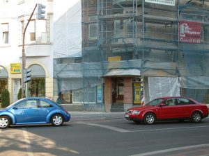 Baustelle an einem Haus in der Innenstadt
