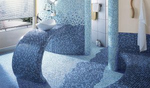 Mosaik Fliesen im Bad in blau