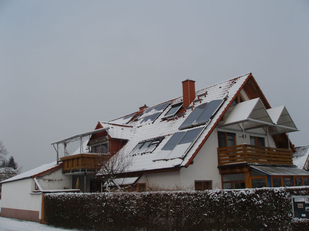 Schnee fachgerecht von Photovoltaik entfernen