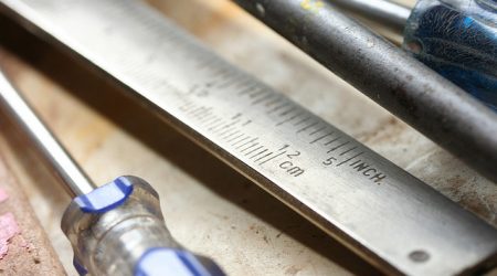 Werkzeug zum Laminat verlegen