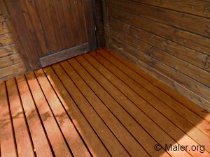 Holz beizen: Beiztypen & Vorbereitung der Oberfläche