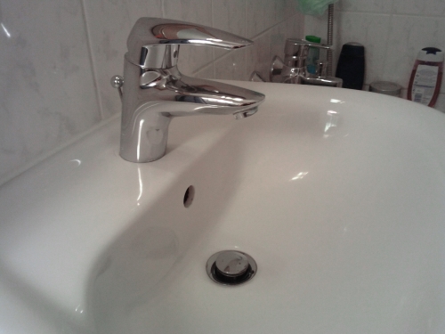Waschbecken montieren