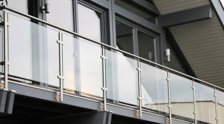 Modernes Glasgeländer