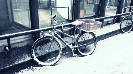 Fahrrad im Schnee