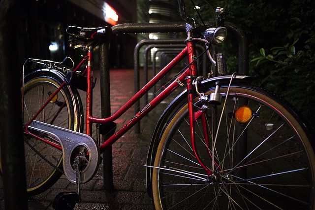So stellen Sie Ihre Fahrradscheinwerfer richtig ein