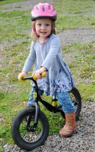 Die Sitzposition auf dem Kinderfahrrad