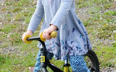 Die Sitzposition auf dem Kinderfahrrad