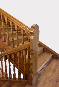 Holztreppe verkleiden