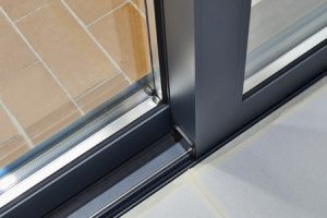 Aluminiumrahmen eignen sich für Fenster ebenso wie für Türen, beispielsweise zum Balkon