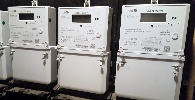 Smart Meter im Keller eines Wohnhauses