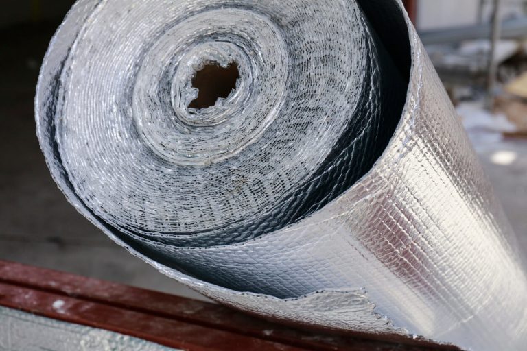 Aludampfsperre auf einer Rolle