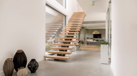Geradläufige Fertigtreppe aus Holz
