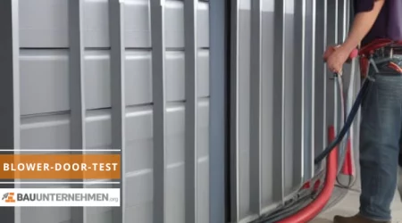 Darstellung eines Blower-Door-Tests