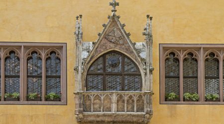 Fenster mit Butzenglas
