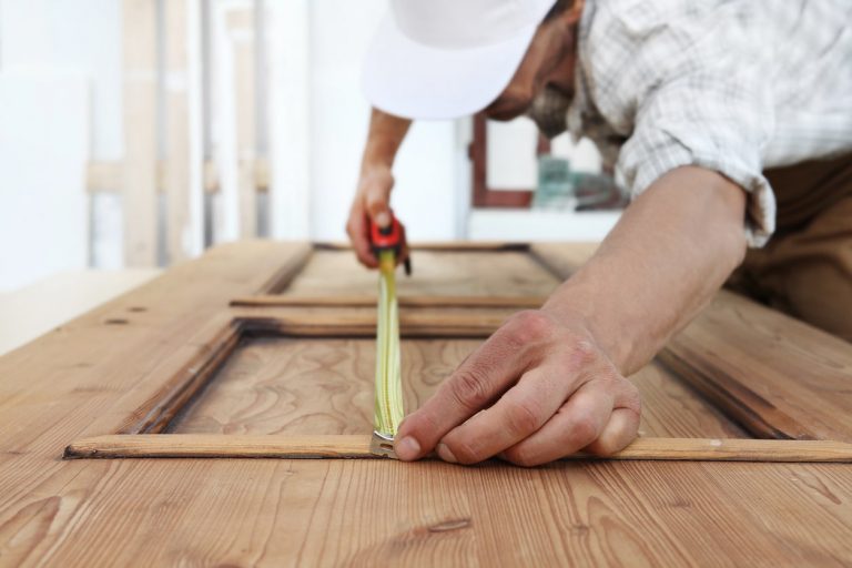 Schreiner vermisst eine Holztür