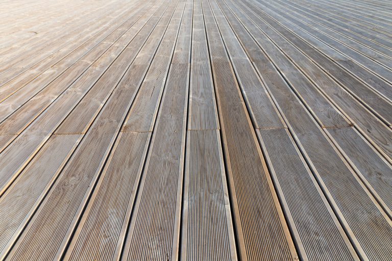 Terrassendielen aus Lärchenholz