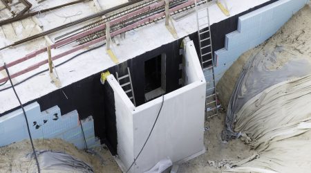 Perimeterdämmung an einer Hausfassade