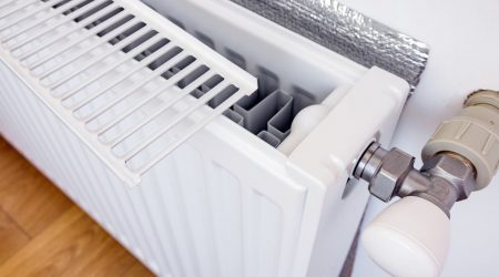 Heizkörper mit gedämmter Heizkörpernische