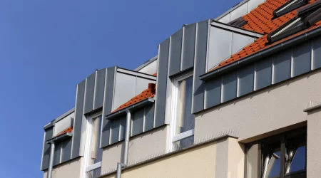 Dachgaube auf einem Haus
