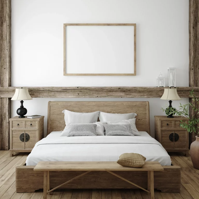 Ein von einem Schreiner angefertigtes Bett aus Massivholz in einem modernen Schlafzimmer
