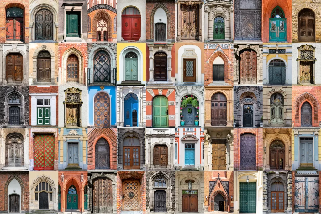 Fotocollage verschiedenster Haustüren auf der Welt