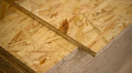 Stapel von OSB-Platten