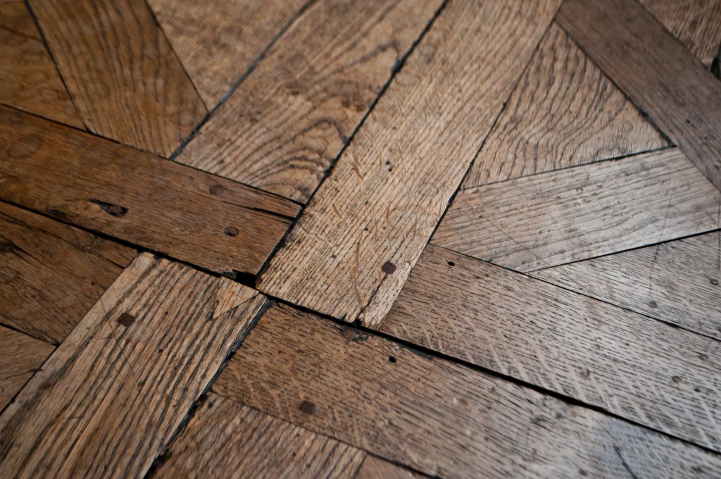 Holzpaneele eines Altbaus