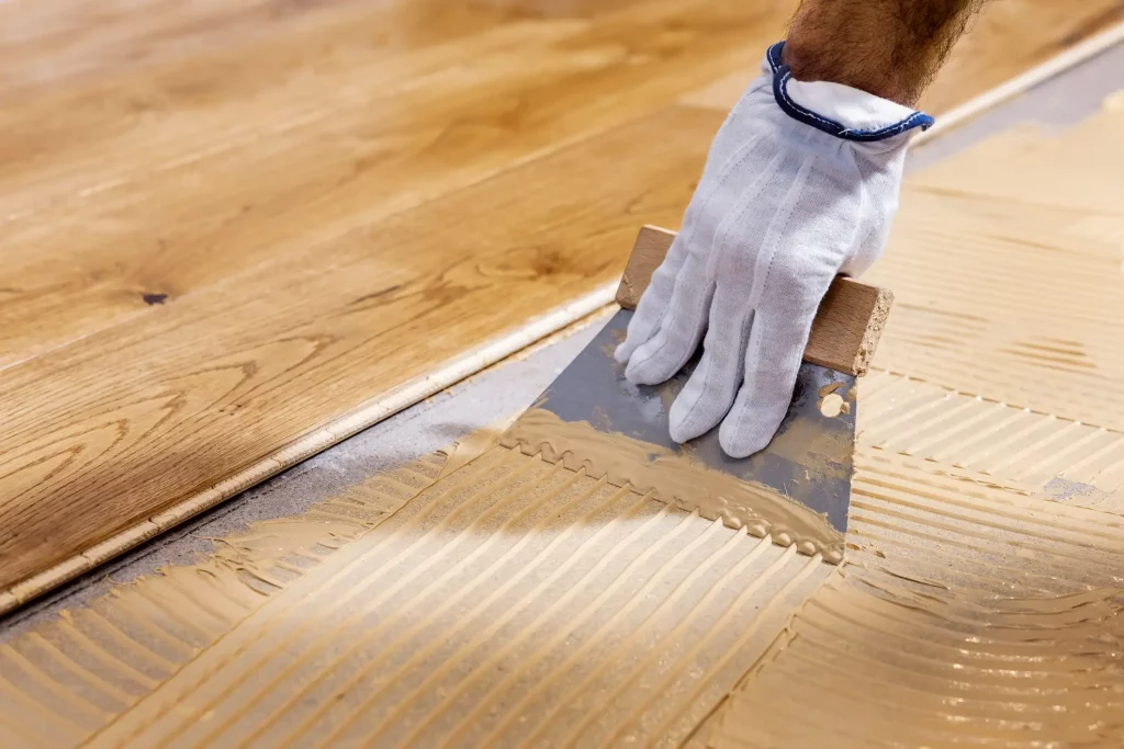 Laminat verlegen lassen » Was kostet ein Laminatleger?