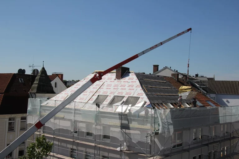 Hausdach wird gedämmt