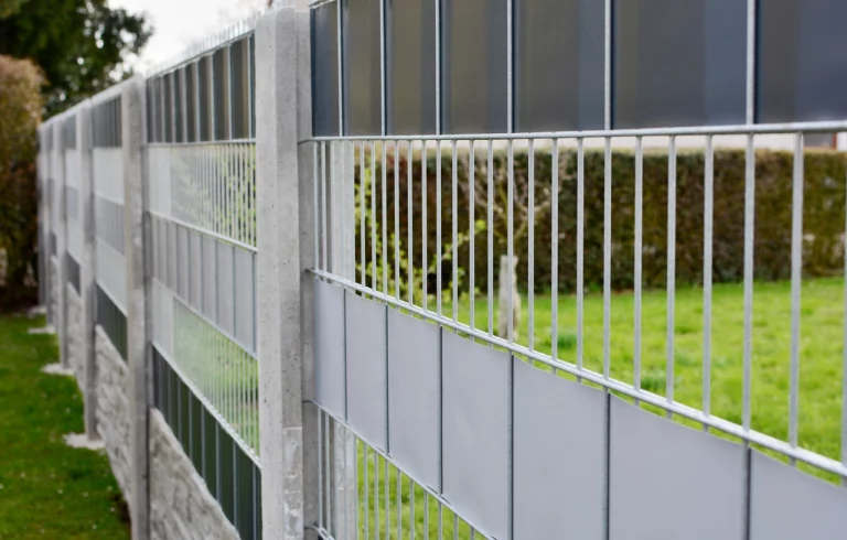 Gartenzaun aus Metall