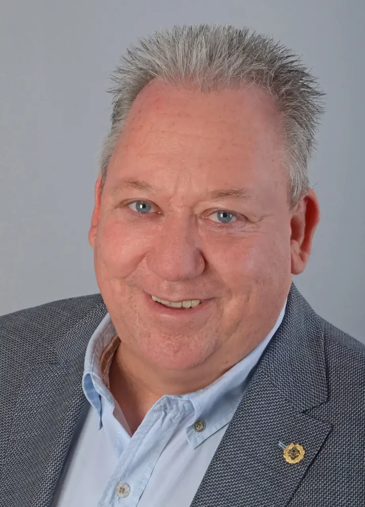 Porträtfoto von Jörg Ottemeier, Vorstandsmitglied des Bundesverbandes Ausbau & Fassade e.V. sowie des Bildungszentrums des Baugewerbes (BZB)