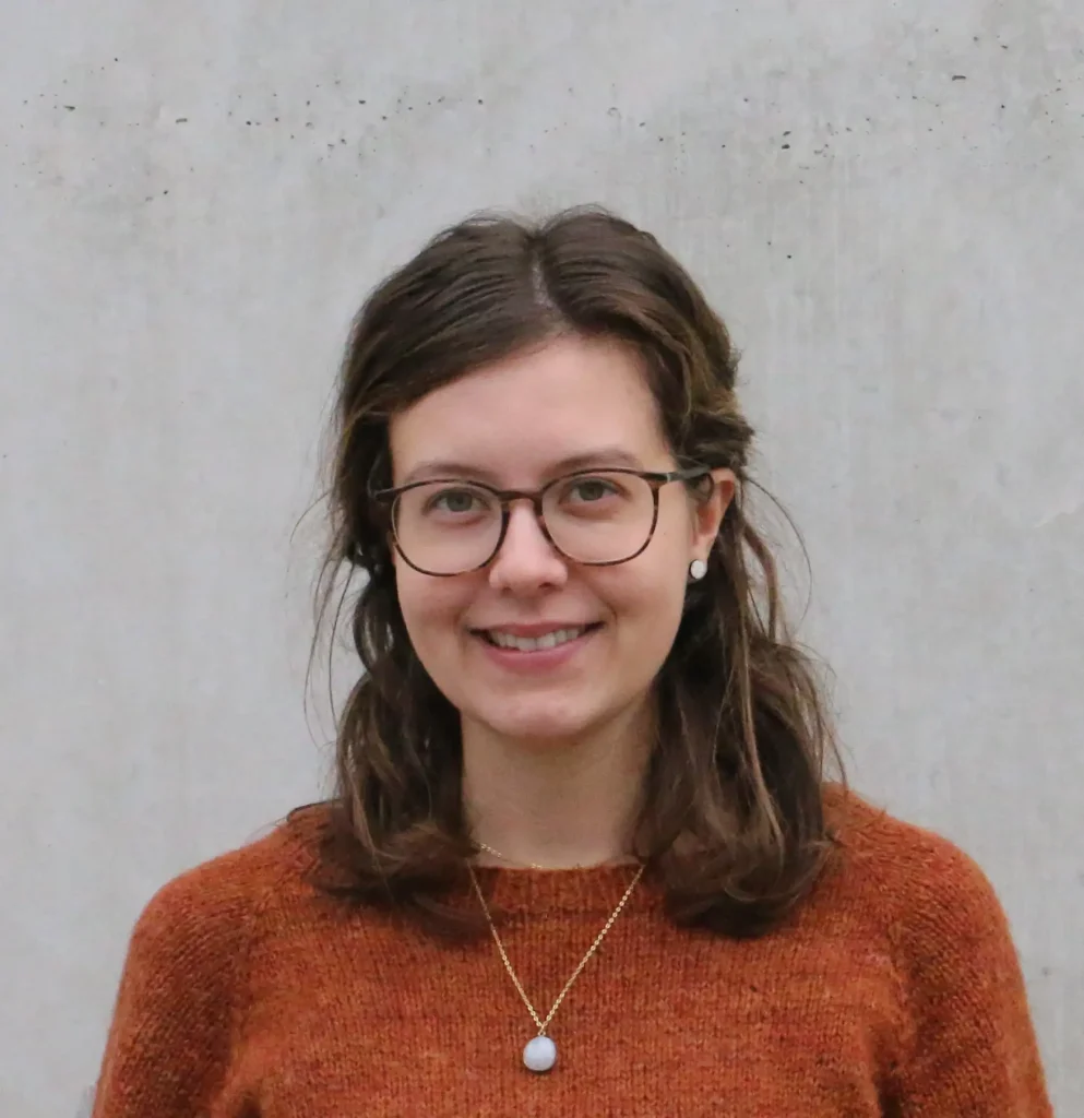Profilbild der Gartenbau.org Fassadenbegrünungs-Expertin Melina Wochner, wissenschaftliche Mitarbeiterin am Institut für Akustik und Bauphysik (IABP) der Universität Stuttgart.