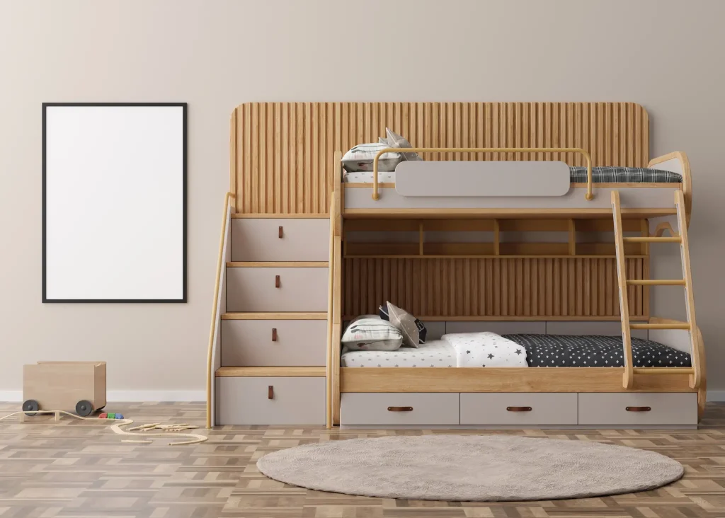 Modernes Etagenbett aus Holz im Kinderzimmer mit integrierter Treppe samt Schubladen, einer Leiter sowie einer Wandpaneele aus Holzlamellen.