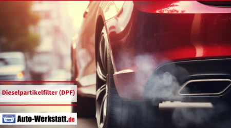 Auto mit rauchendem Auspuff