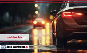 Auto fährt bei Regen durch die Stadt