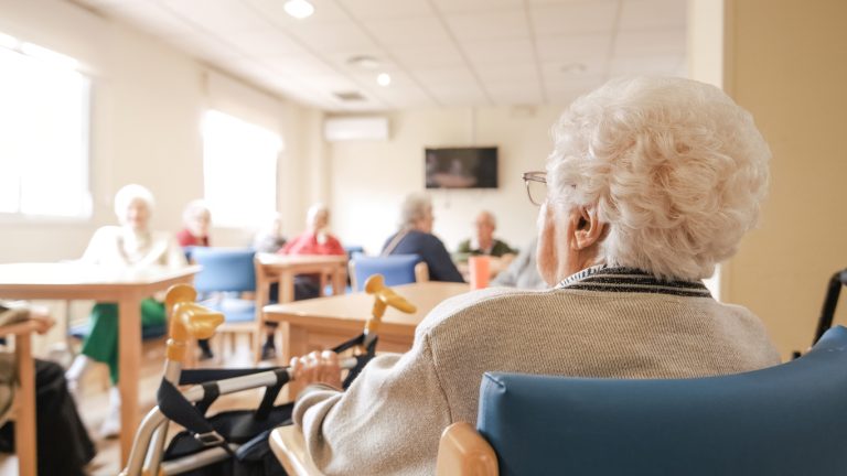 Ältere Menschen im Pflegeheim